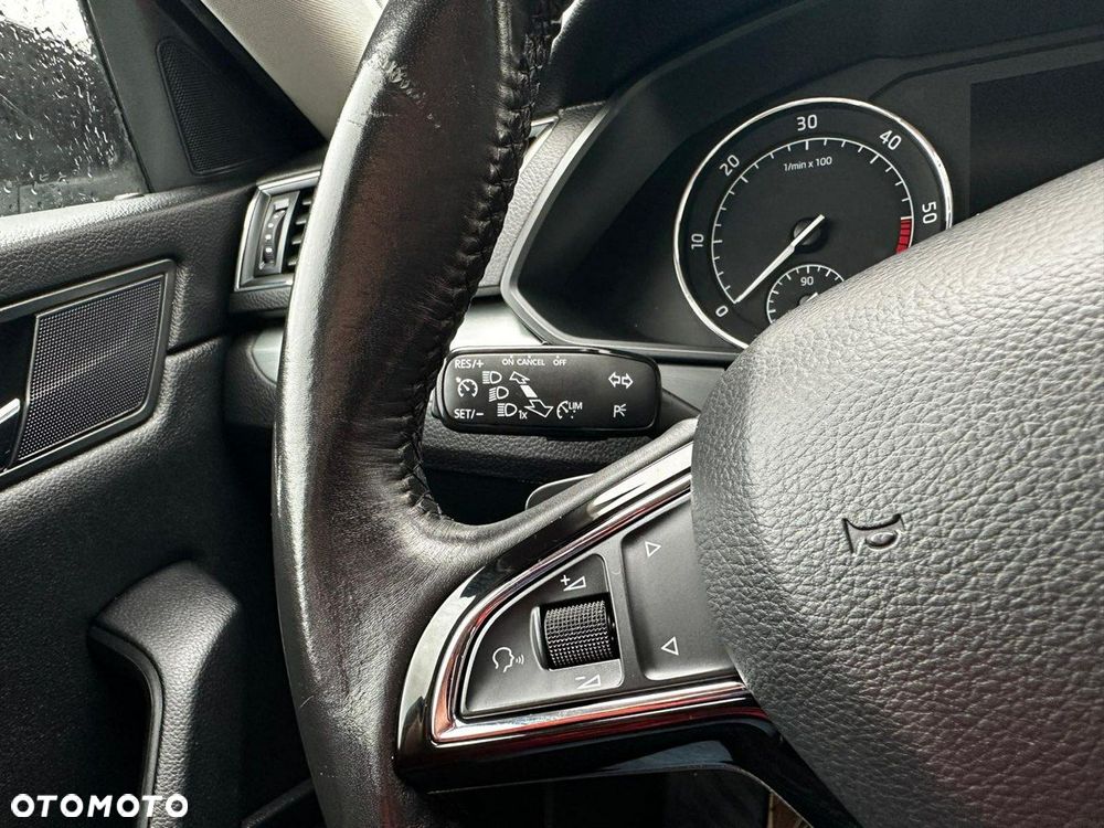 Skoda Superb 2.0 TDI DSG Ambition - 19