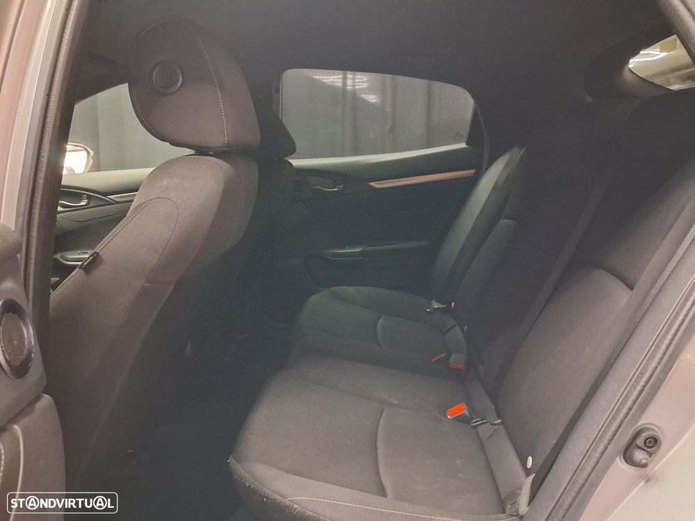 Honda Civic 1.0 i-VTEC Elegance CVT - 12