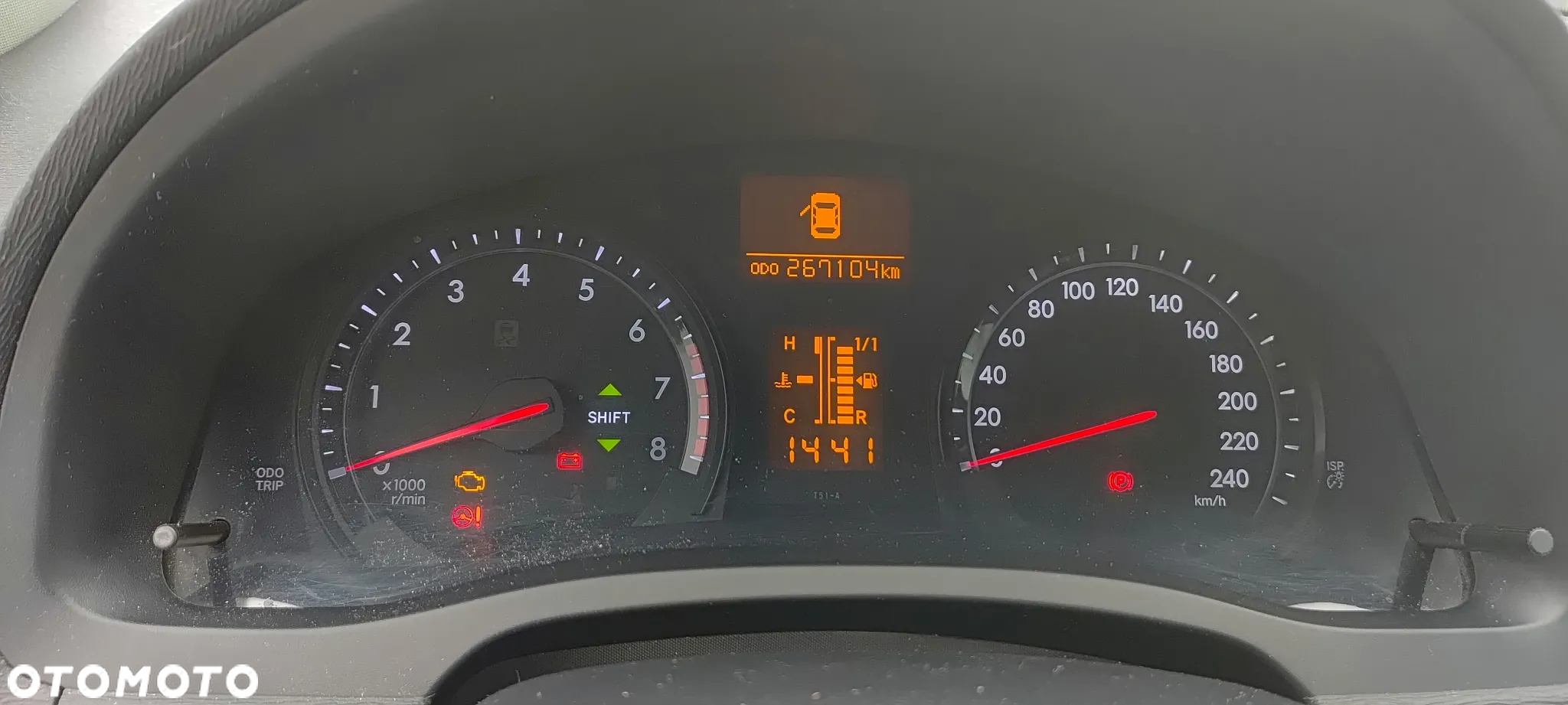 Toyota Avensis - 8
