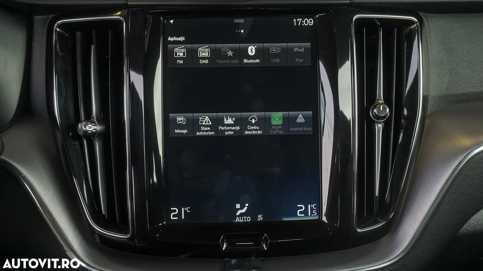 Volvo XC 60 B4 D AWD Geartronic Momentum - 11