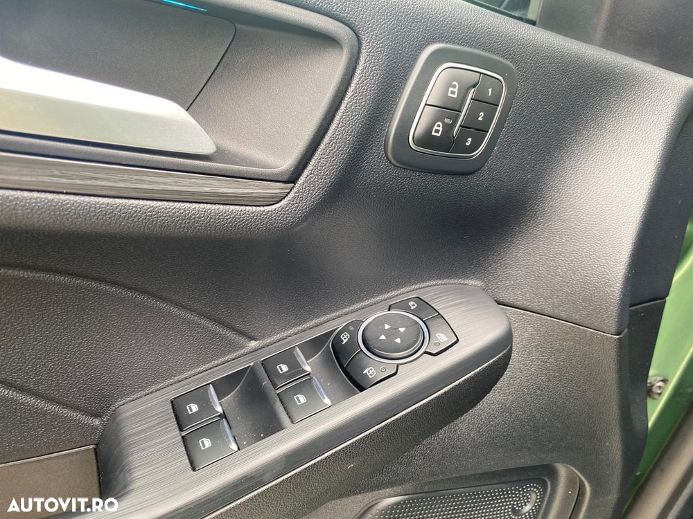 Ford Kuga - 34