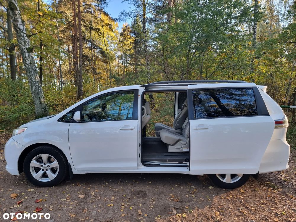 Toyota Sienna 3.5 V6 - 19