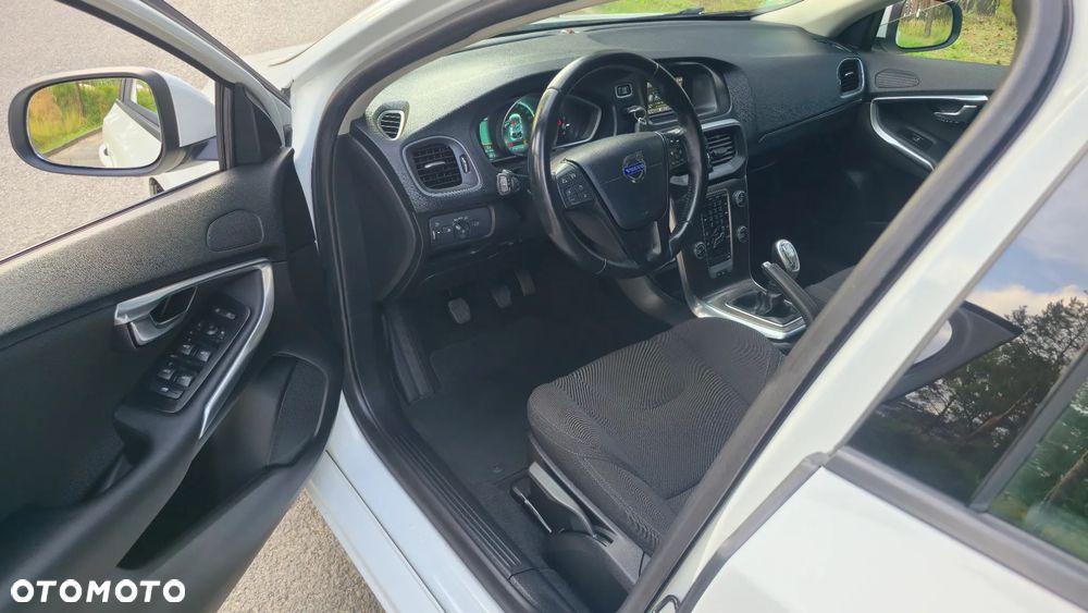 Volvo V40 D2 Kinetic - 11