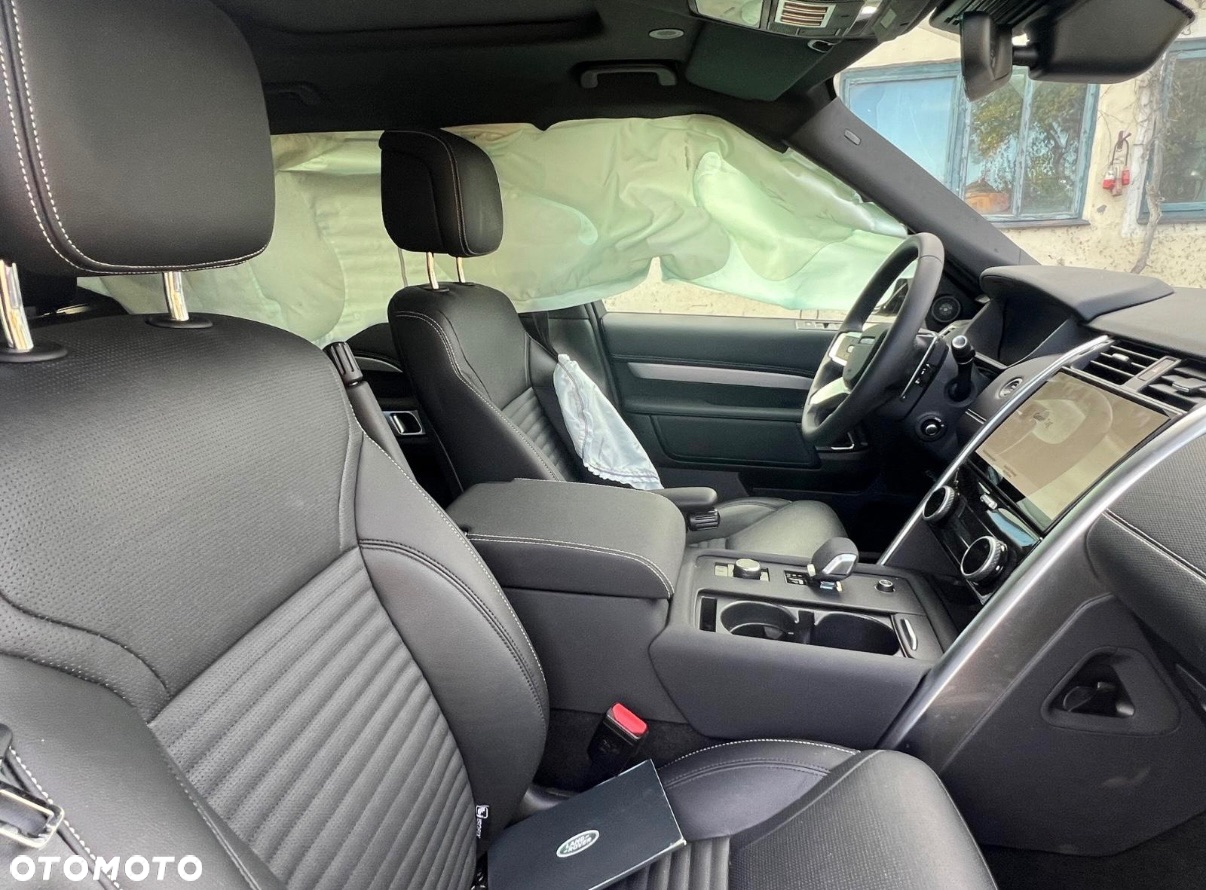 Land Rover Discovery D250 R-Dynamic SE - 26