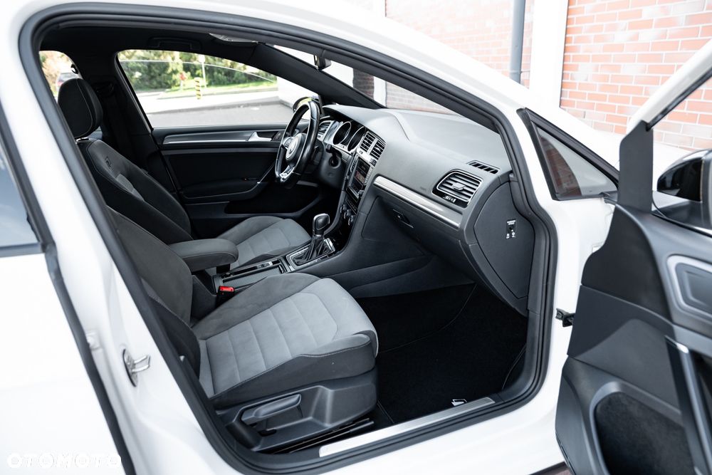 Volkswagen Golf 1.4 TSI BlueMotion Technology DSG Lounge - 25