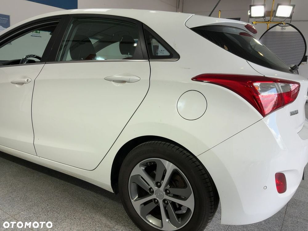 Hyundai i30 blue 1.4 Style - 13