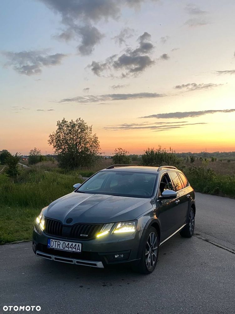Skoda Octavia Scout 2.0 TDI 4x4 DSG - 1