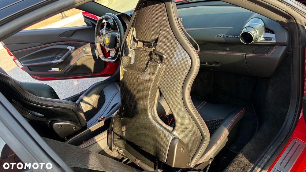 Ferrari F8 Tributo - 36