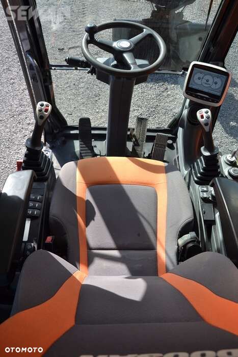 Doosan DX 140 W - 28