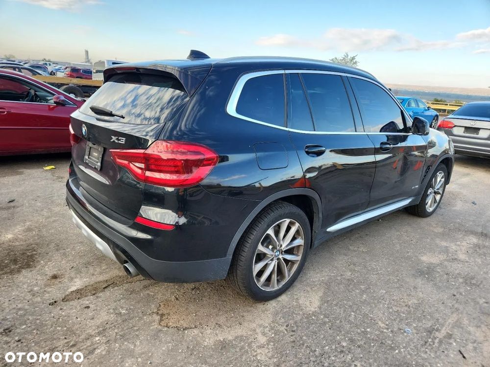 BMW X3 xDrive20i xLine sport - 4