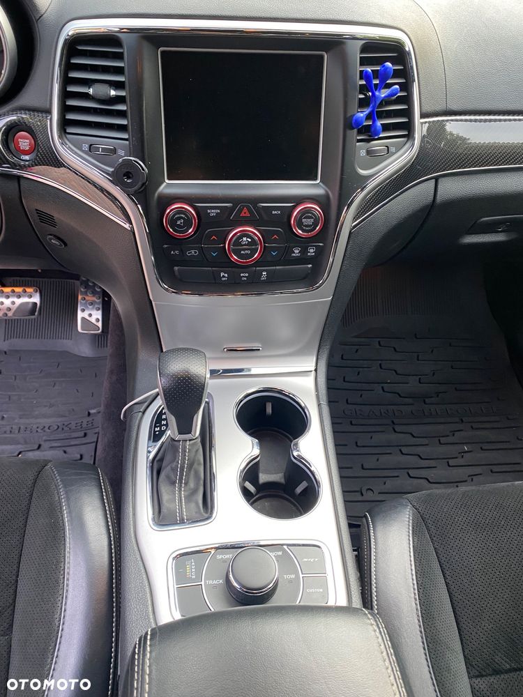 Jeep Grand Cherokee - 21