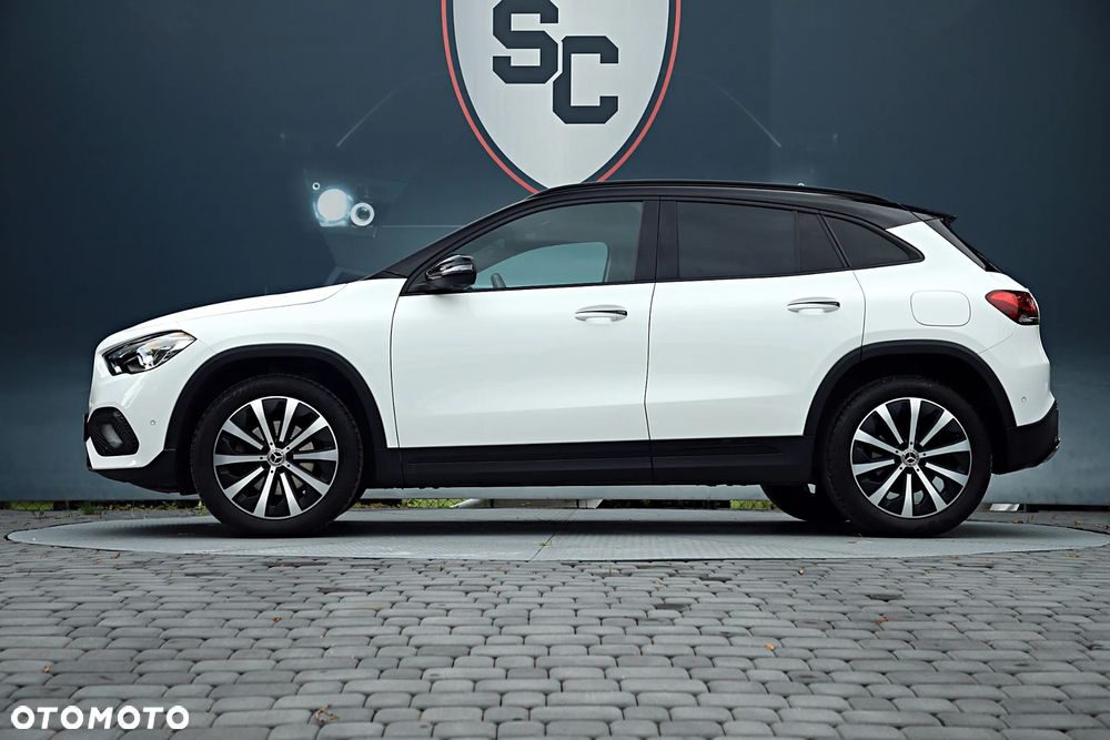Mercedes-Benz GLA 200 Style - 8