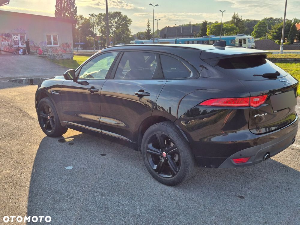 Jaguar F-Pace 25t AWD R-Sport - 12