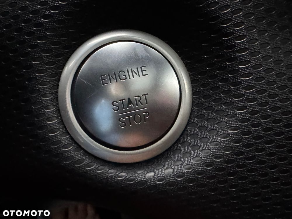 Mercedes-Benz Klasa A 250 4Matic 7G-DCT AMG Line - 36