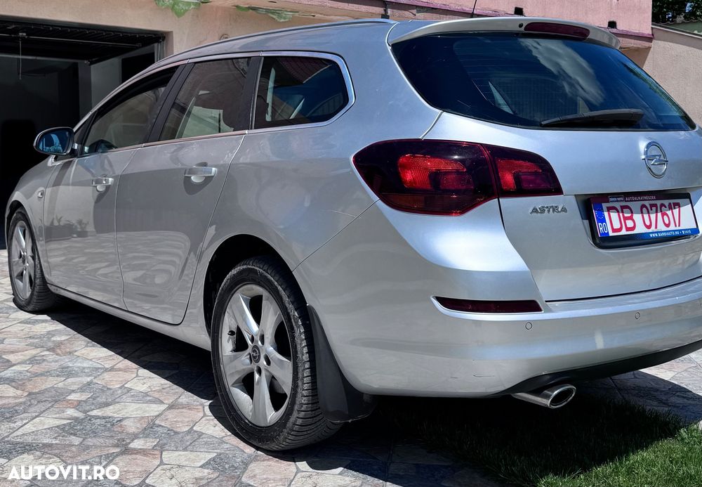 Opel Astra 2.0 CDTI ECOFLEX Start/Stop Exklusiv - 4