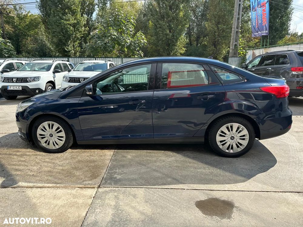 Ford Focus 1.5 TDCi Powershift Titanium - 8