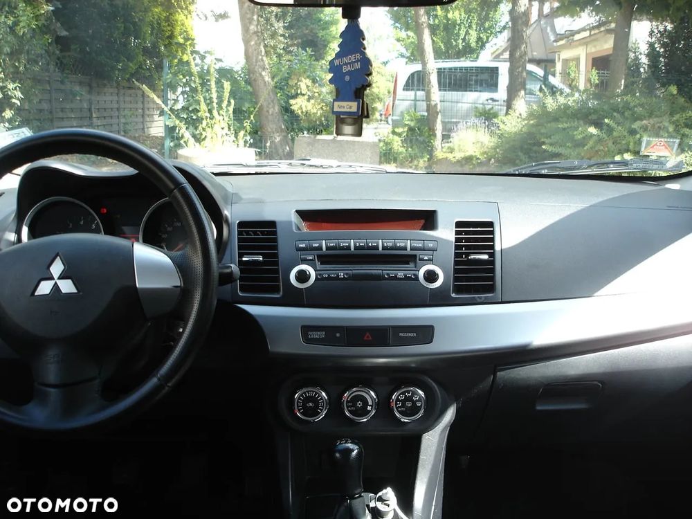 Mitsubishi Lancer 1.6 Invite - 10