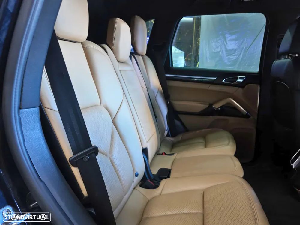 Porsche Cayenne Platinum Edition - 11