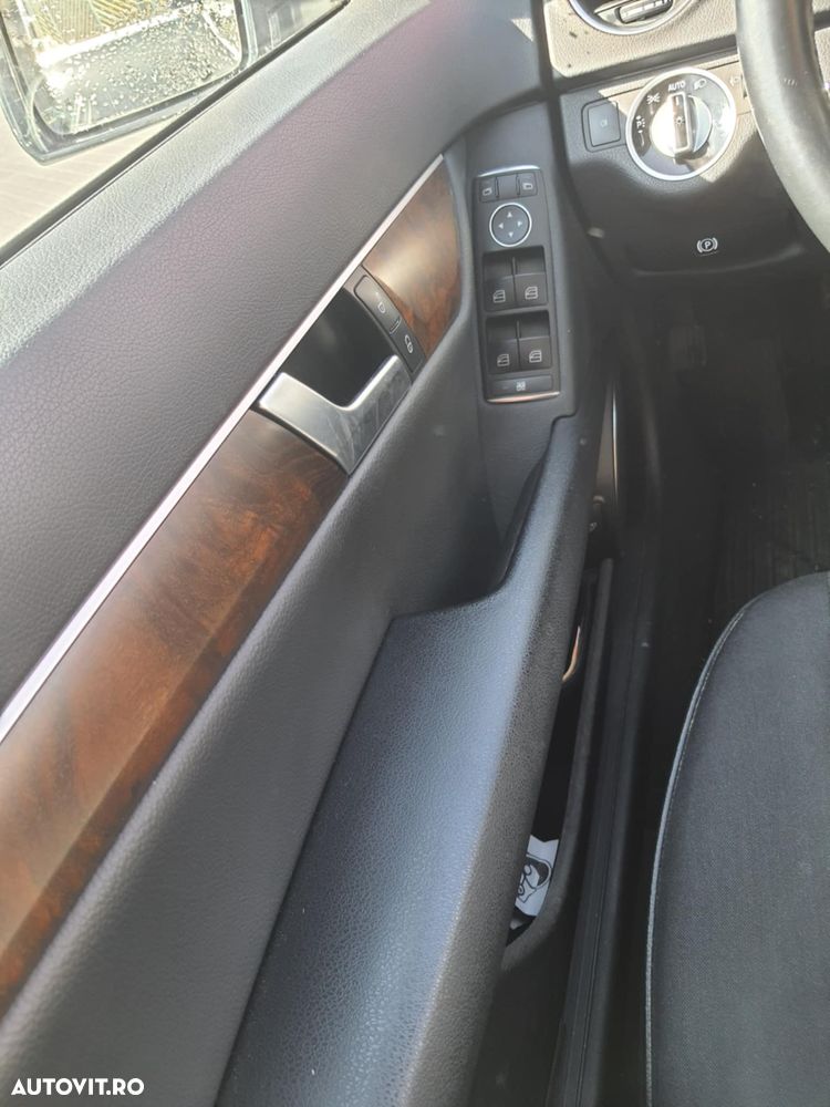 Mercedes-Benz C - 12