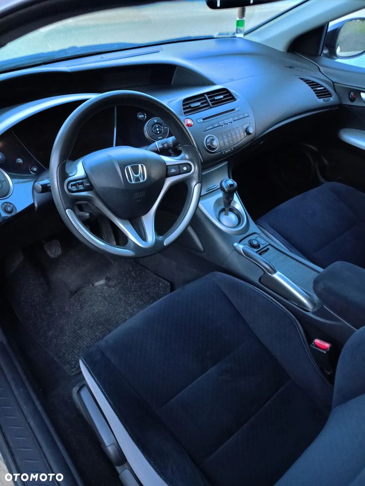 Honda Civic 1.8 Comfort - 18
