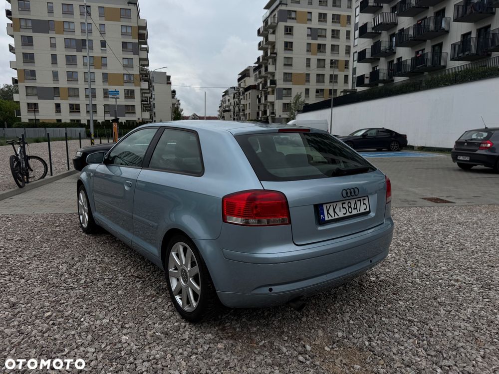 Audi A3 3-drzwiowe 1.6 FSI Ambition - 7