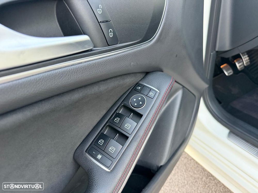 Mercedes-Benz A 180 d AMG Line - 23