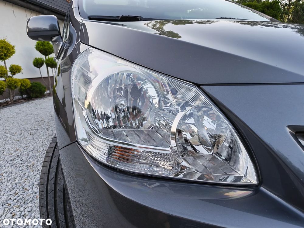 Toyota Verso 1.8 Sol plus - 23