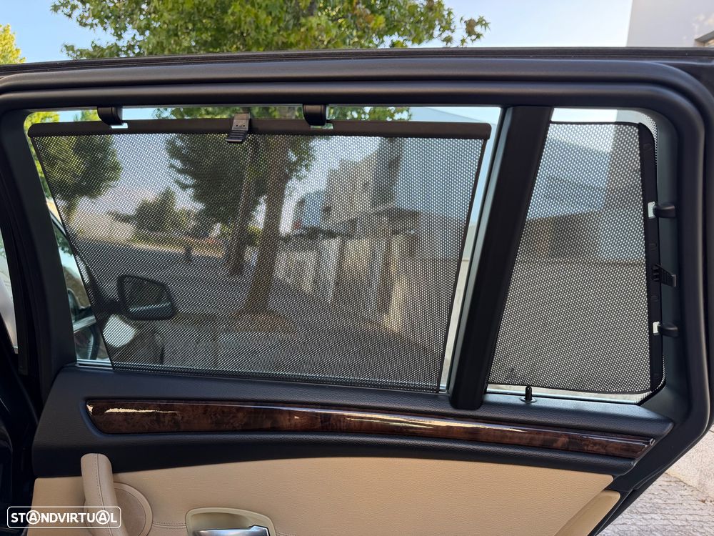 BMW 520 dA Executive - 13