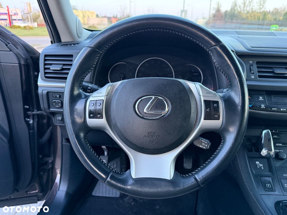 Lexus CT 200h Prestige - 11