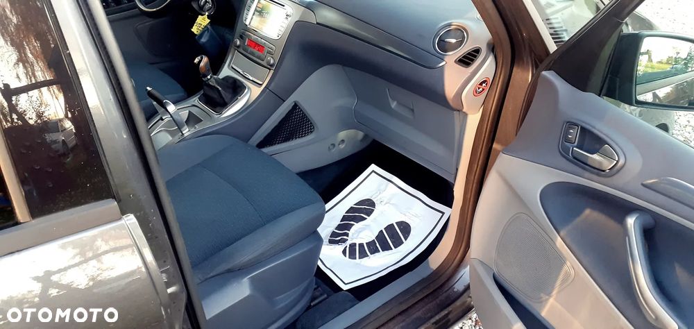 Ford Galaxy 2.0 Concept - 28