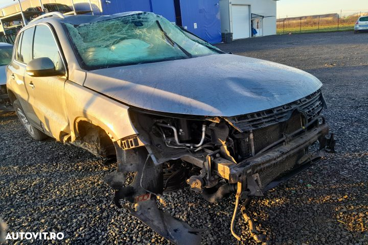 Dezmembrez Volkswagen VW Tiguan 1 5N [2007 - 2011] Crossover 2.0 TDI - 4