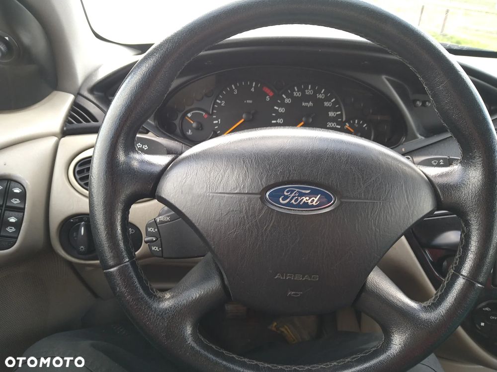 Ford Focus TDCi Ghia - 15