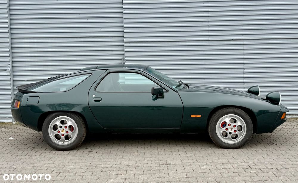 Porsche 928 - 8