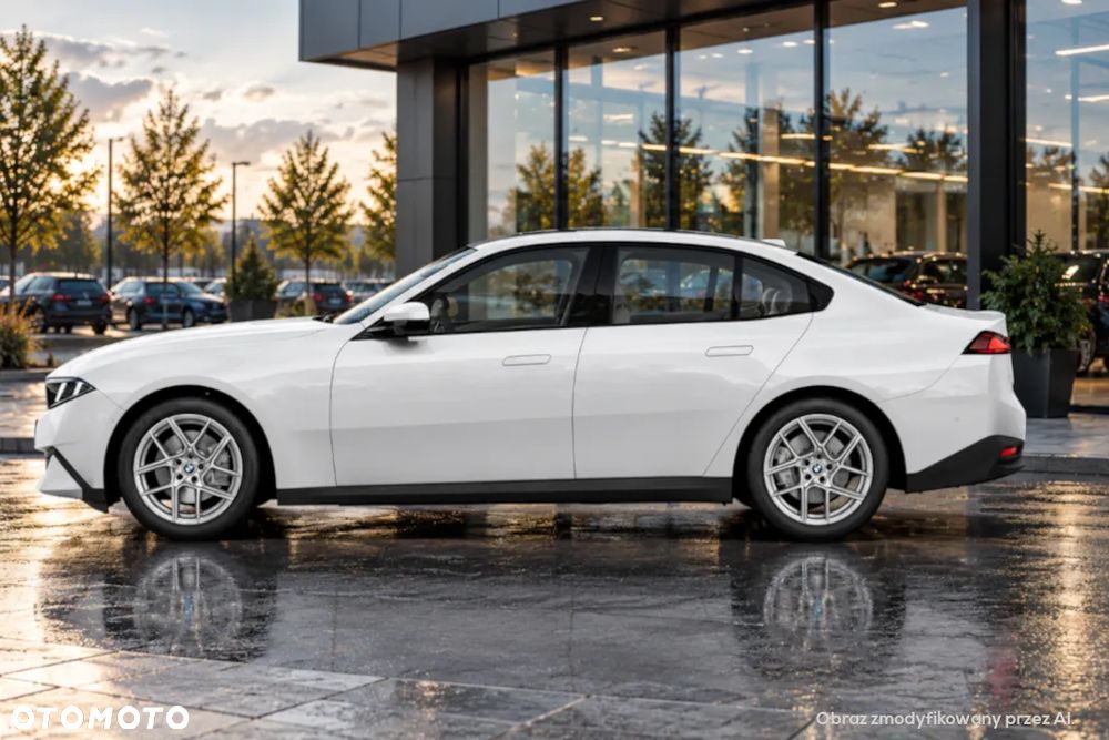 BMW Seria 3 318i - 4