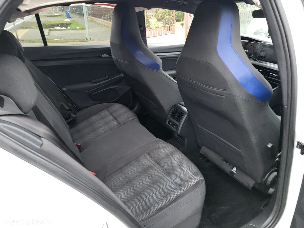 Volkswagen Golf - 27