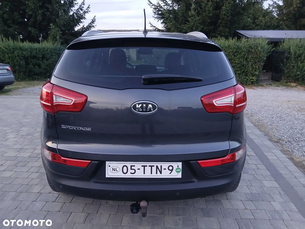 Kia Sportage 2.0 L - 23