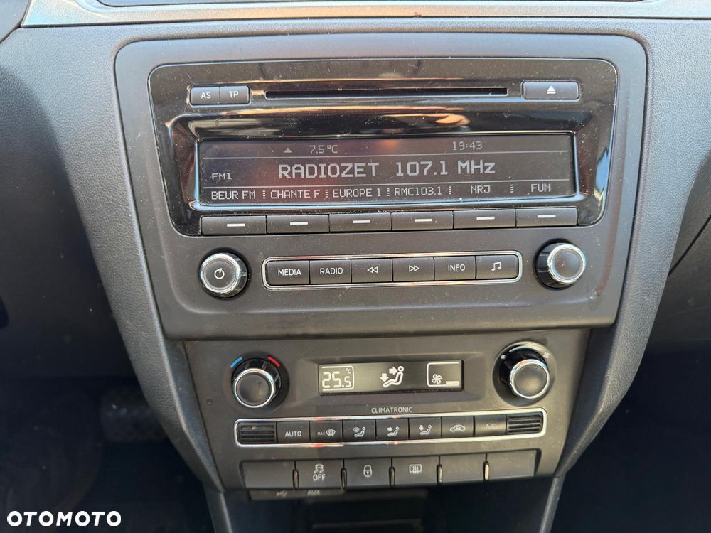 Skoda RAPID 1.6 TDI DSG Active - 20