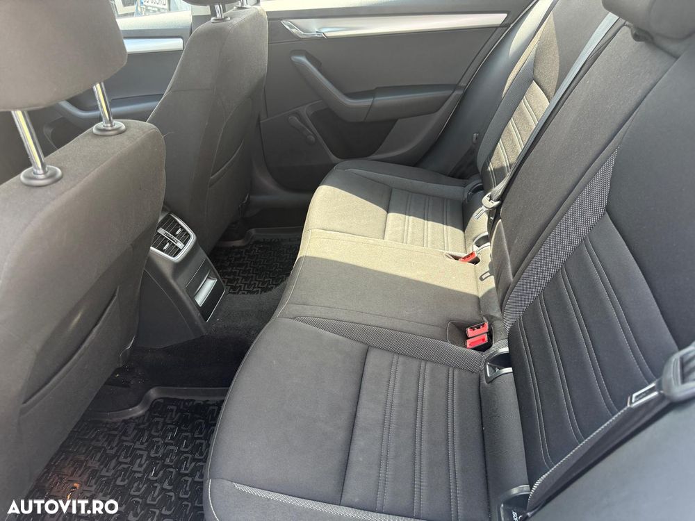 Skoda Octavia 1.5 TSI DSG Ambition - 11
