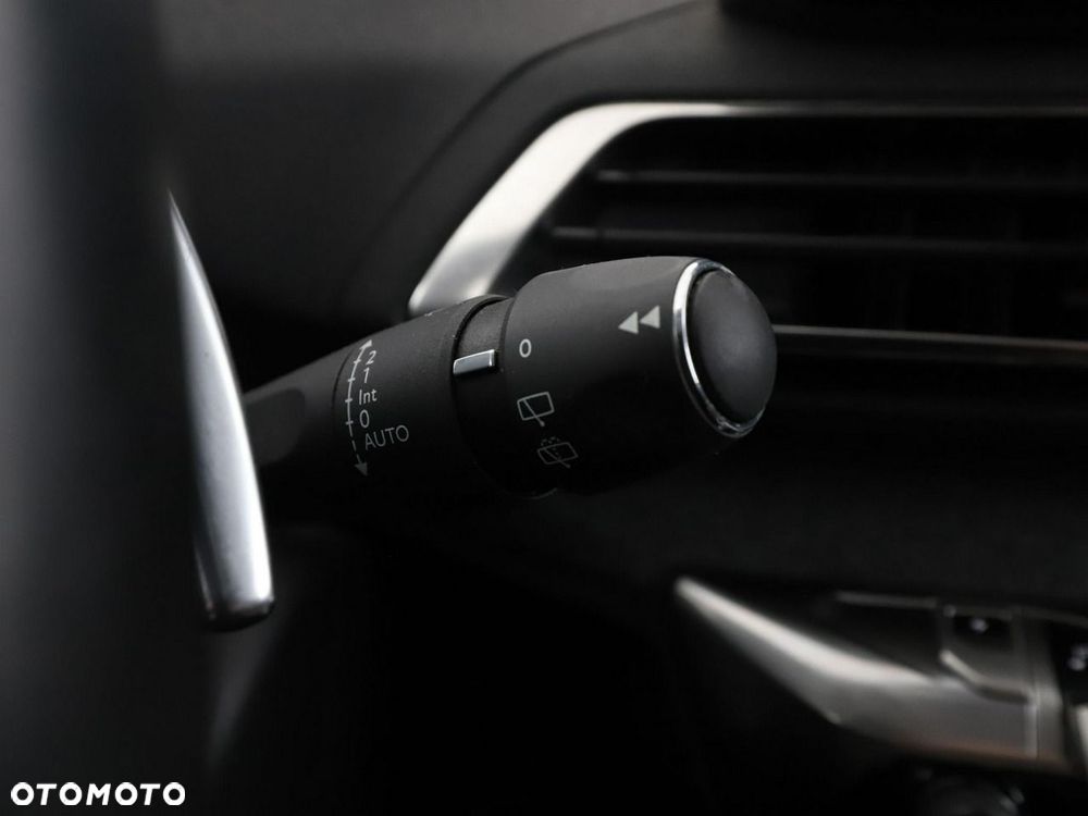Peugeot 3008 1.6 PureTech Hybrid PHEV Allure Pack S&S EAT8 - 36