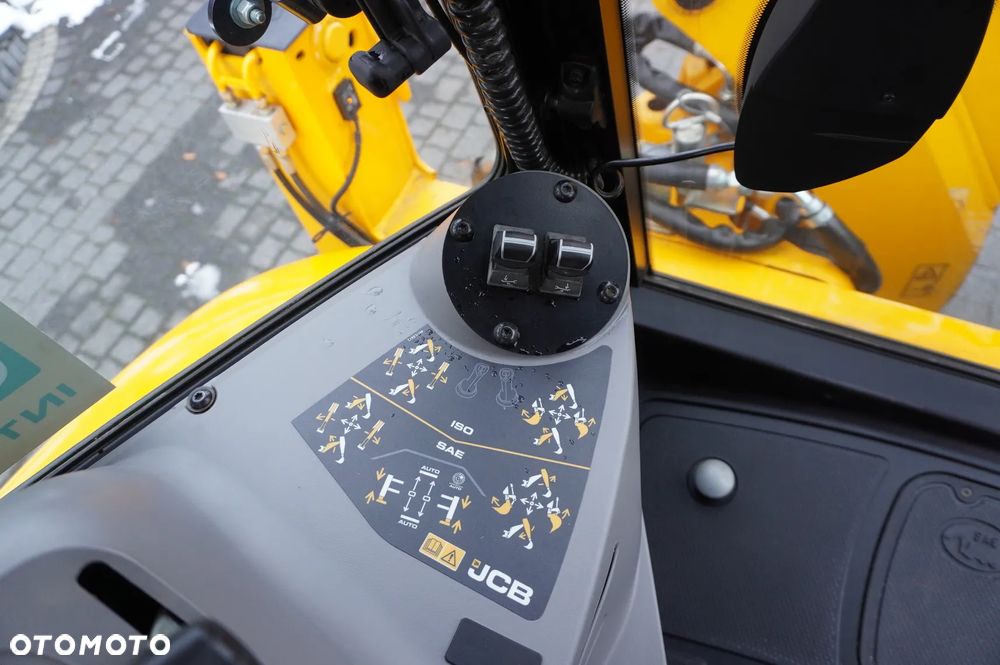 JCB 4CX PRO / 350 MTH!!! / 2023 / joysticki - 25