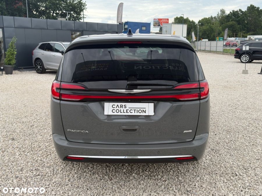 Chrysler Pacifica - 5