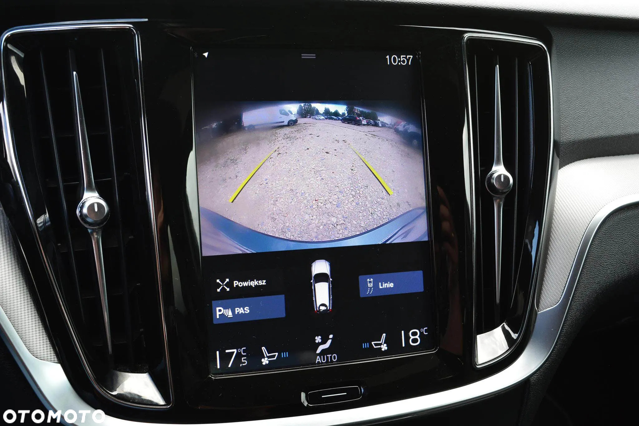 Volvo V60 T8 AWD Plug-In Hybrid R-Design - 21
