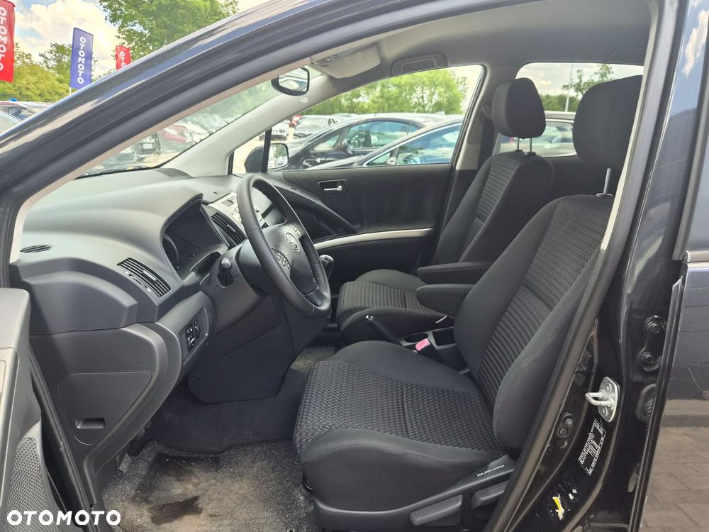 Toyota Corolla Verso 2.2 D-4D Prestige + - 15
