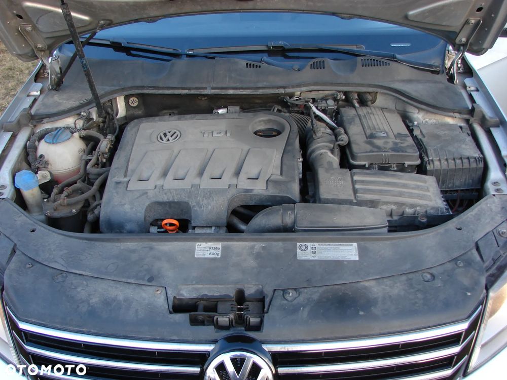 Volkswagen Passat - 14