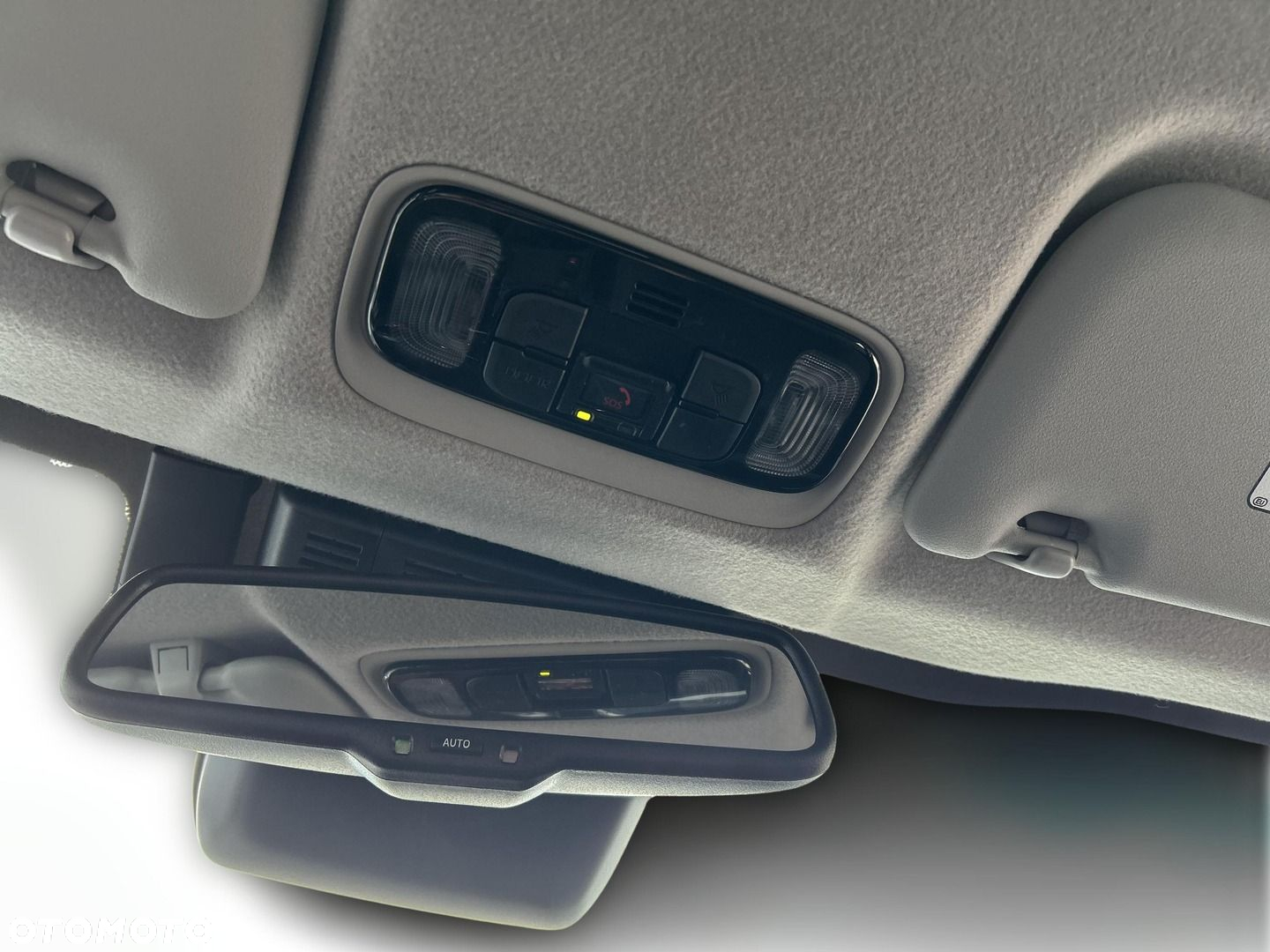 Toyota Yaris Hybrid 1.5 Style - 23