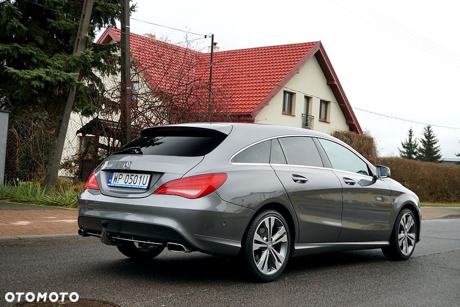 Mercedes-Benz CLA 180 Peak Edition - 13