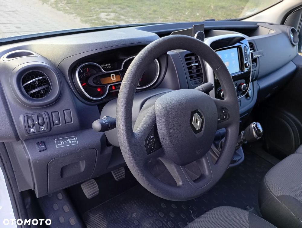 Renault Trafic - 12