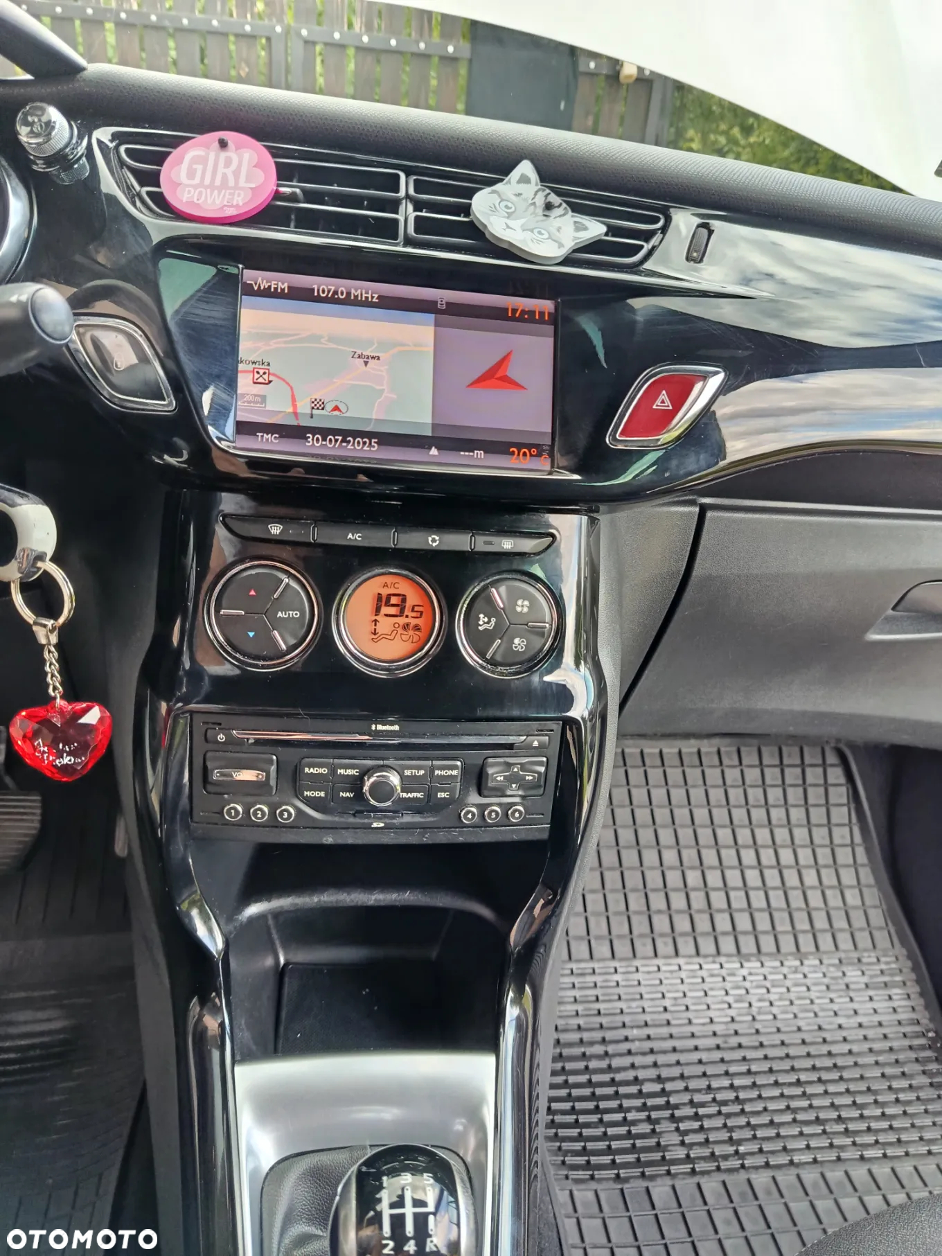 Citroën DS3 HDi 90 FAP SoChic - 14