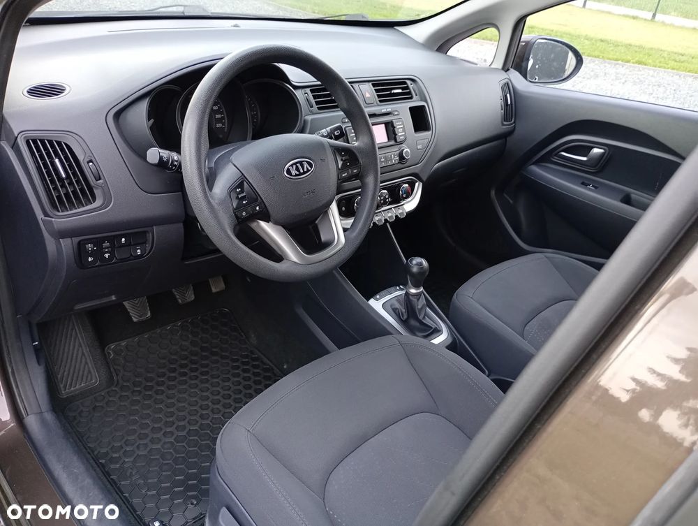 Kia Rio 1.2 Dream Team Edition - 10