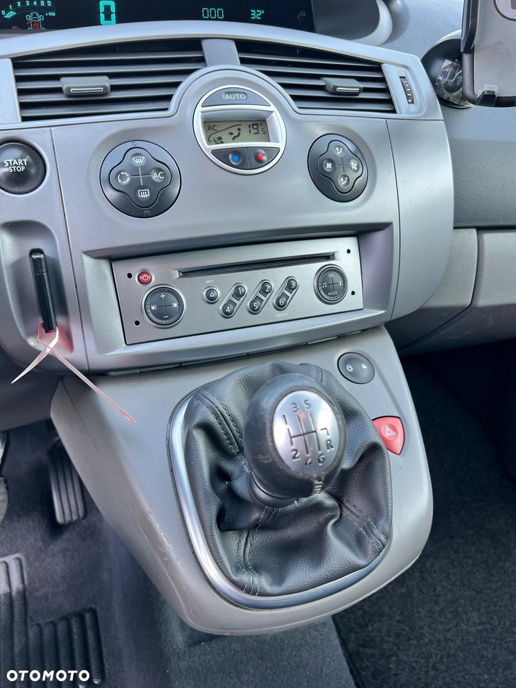 Renault Grand Scenic 1.9 dCi FAP Avantage - 13